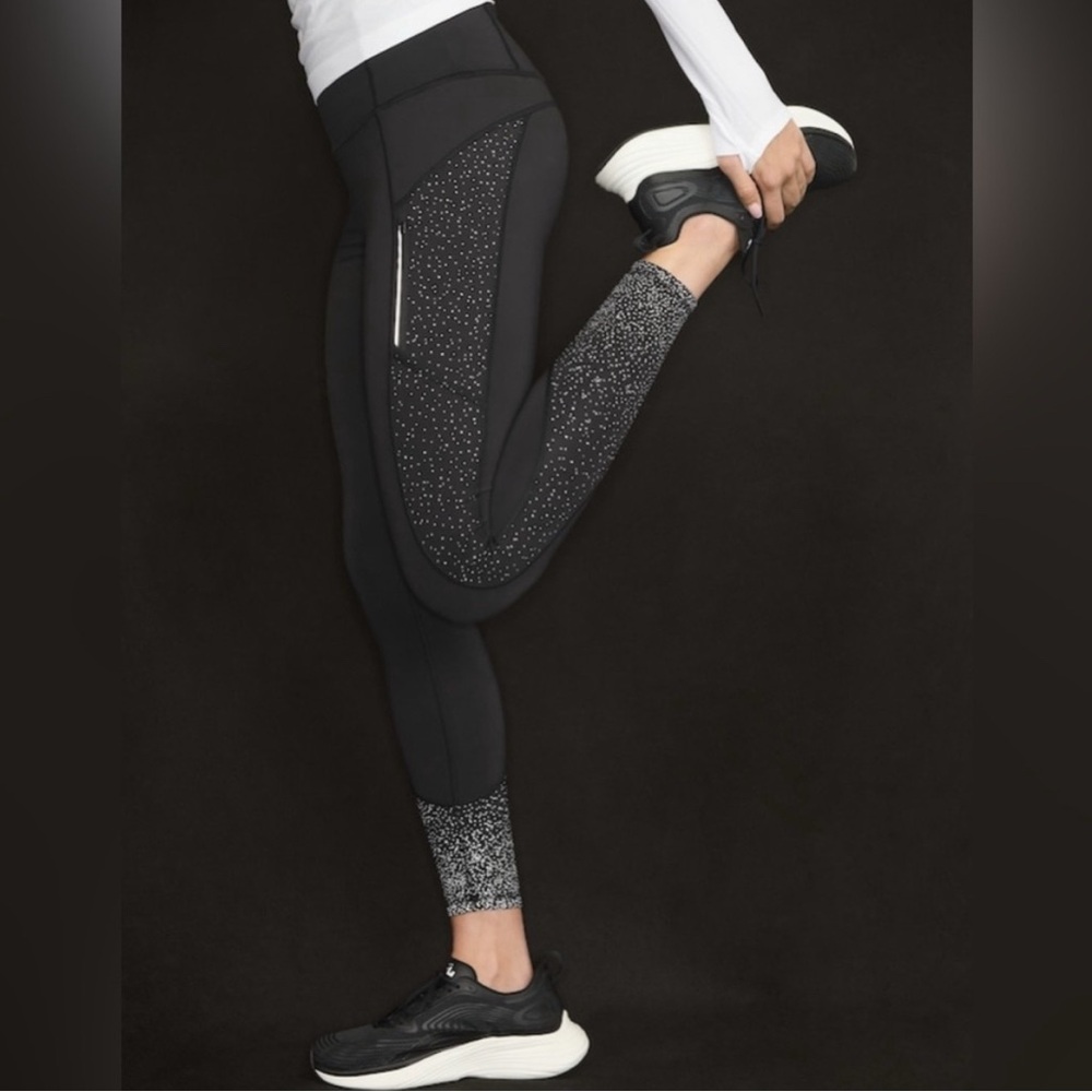 NEW WITH TAGS - Athleta Rainier Orion Black Reflective Tight Size XS